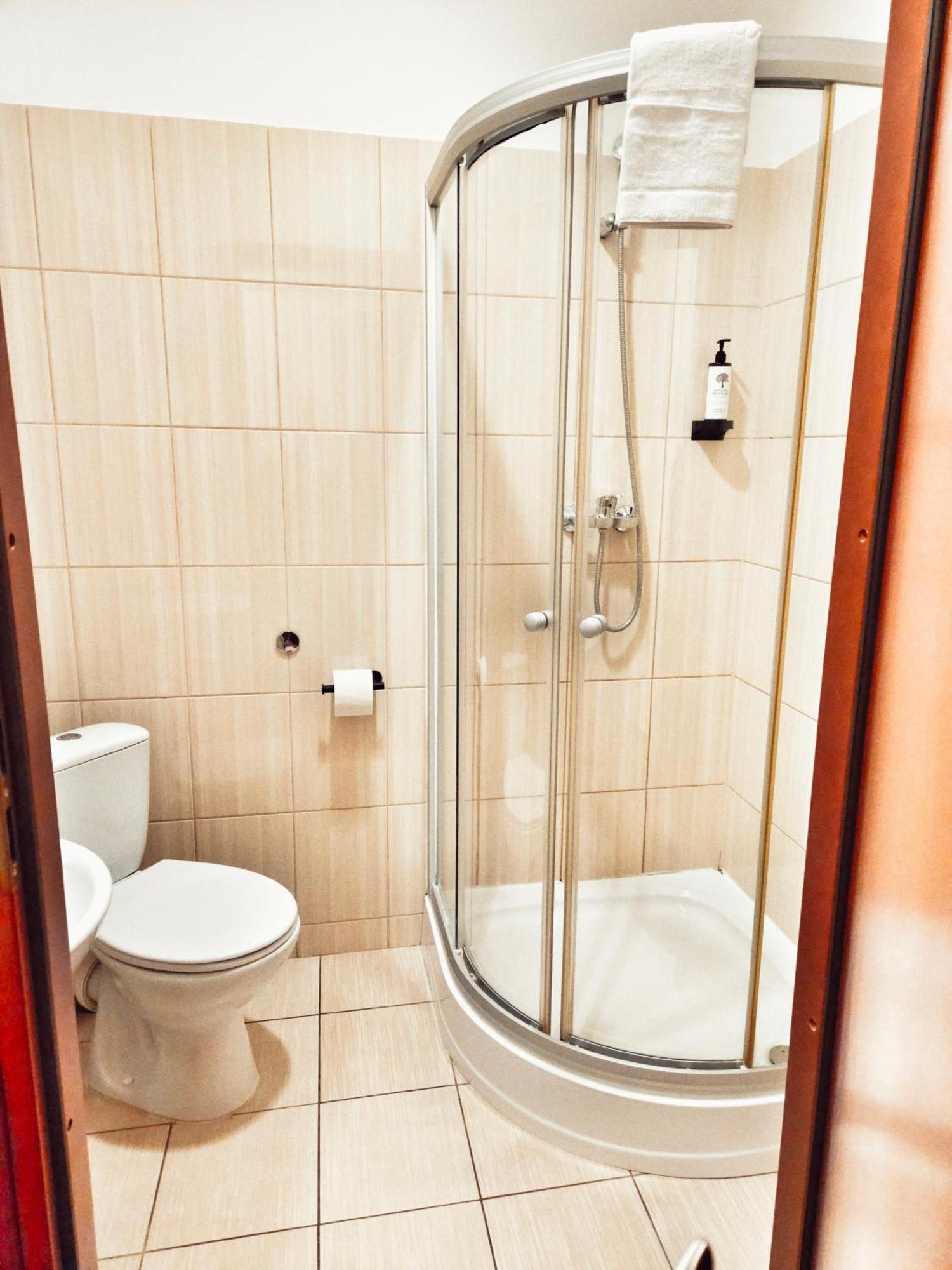 Hotel I Restauracja W Luboniu Dış mekan fotoğraf