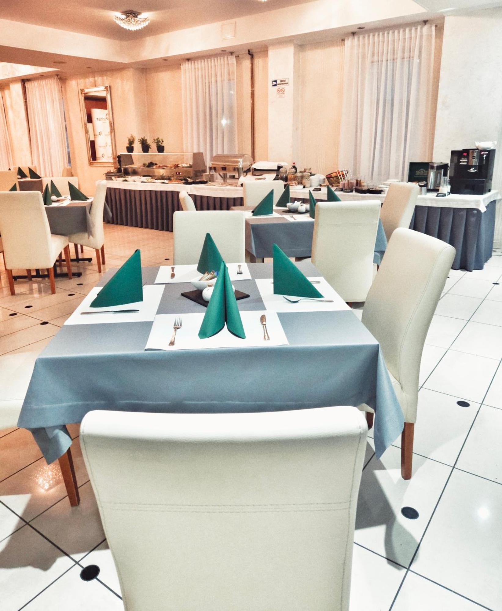 Hotel I Restauracja W Luboniu Dış mekan fotoğraf