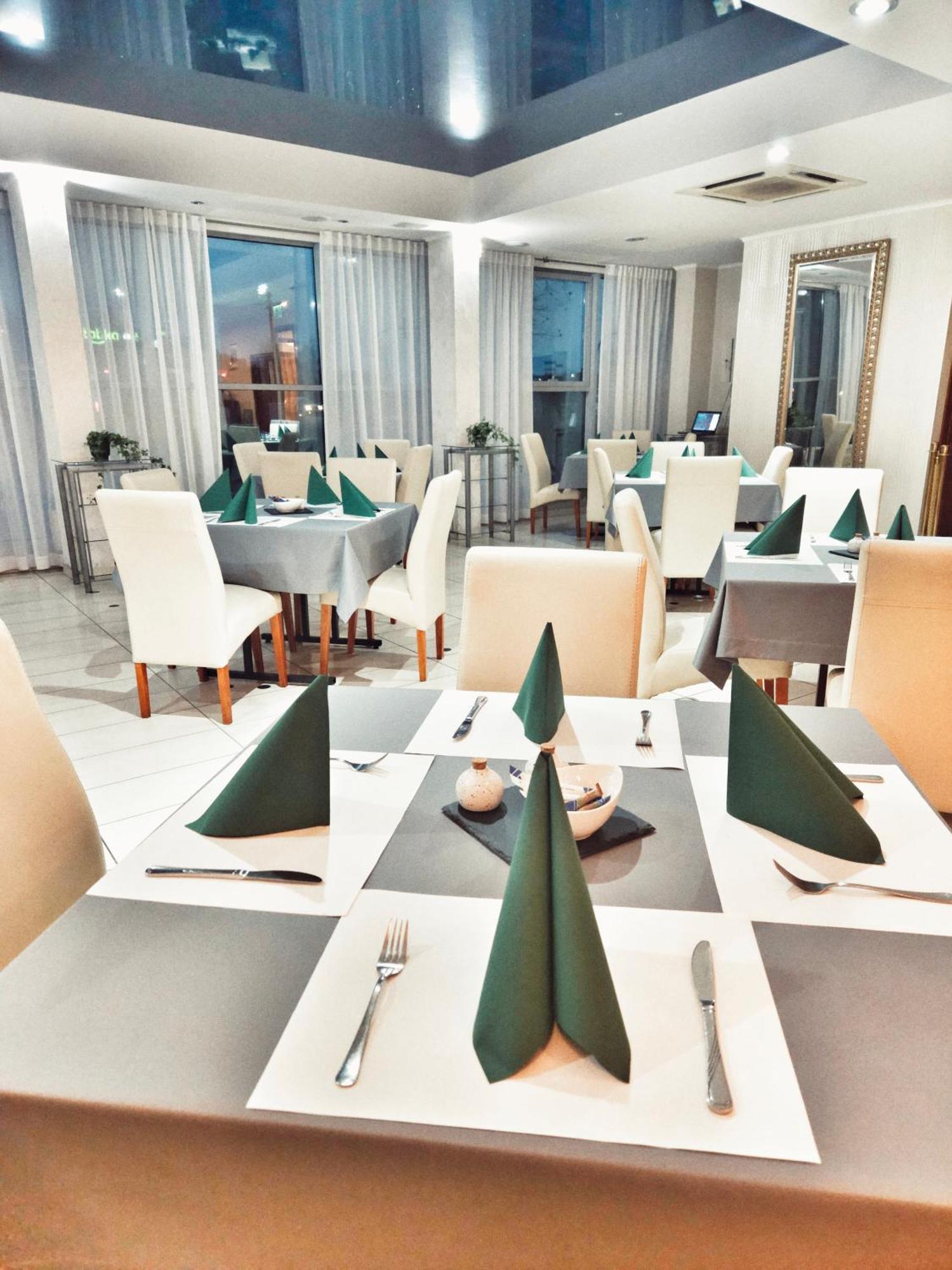 Hotel I Restauracja W Luboniu Dış mekan fotoğraf