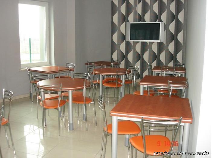 Hotel I Restauracja W Luboniu Restoran fotoğraf